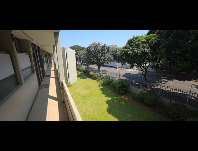 2 BEDROOM APARTMENT FOR SALE IN ESSENWOOD